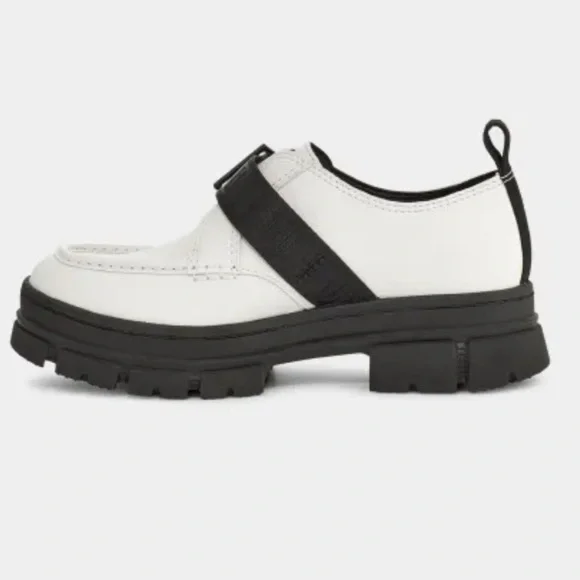 NWOB Ugg Ashton Shoe combat lug sole leather white with black loafers size 8.5 - Picture 3 of 9
